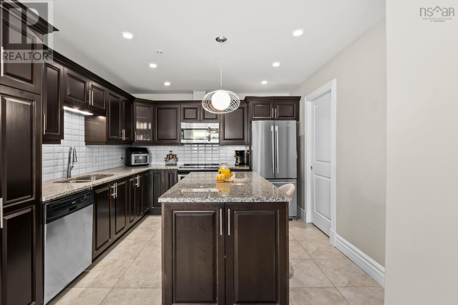 Property 17 of 50 of 103 89 Pebblecreek Crescent