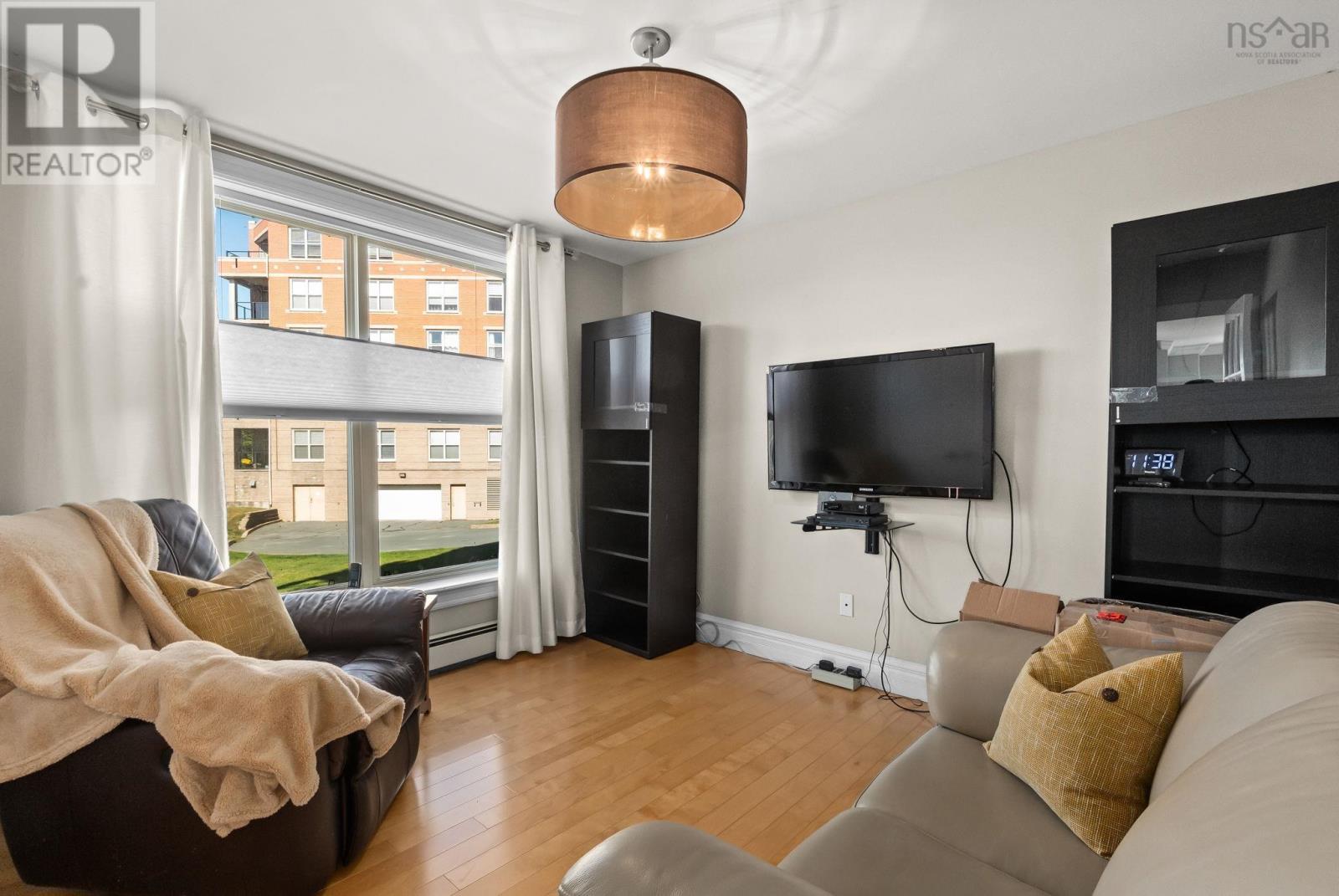 Property 25 of 50 of 103 89 Pebblecreek Crescent