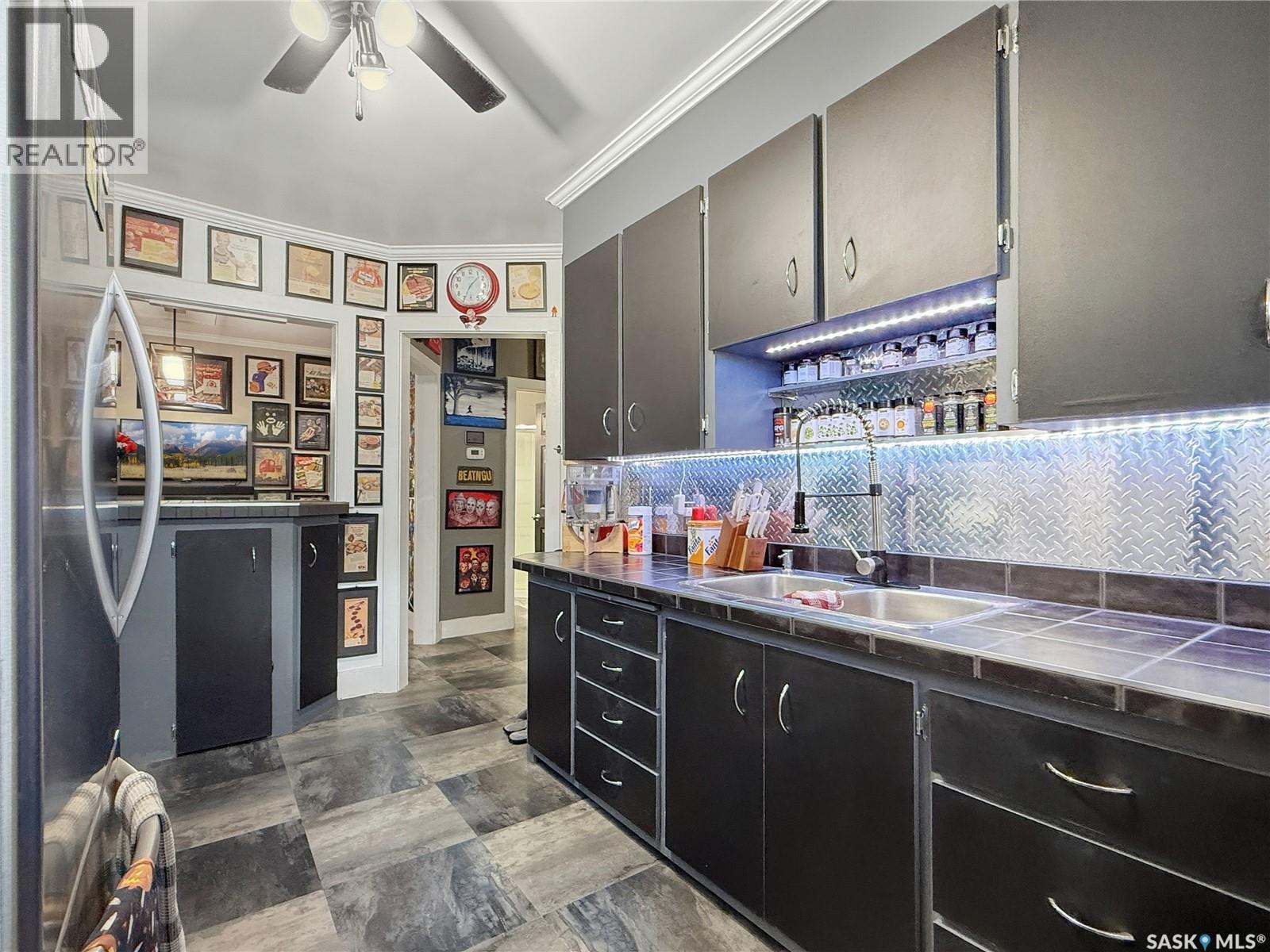 Single Family House Bungalow for Sale in  th AVENUE NW Swift Current 