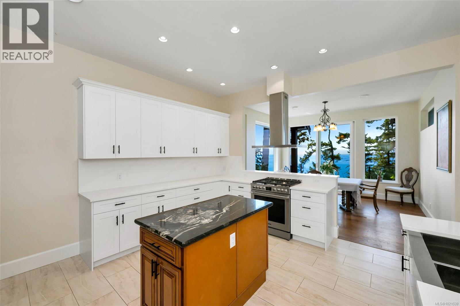 2476 Lighthouse Point Rd, Sooke
