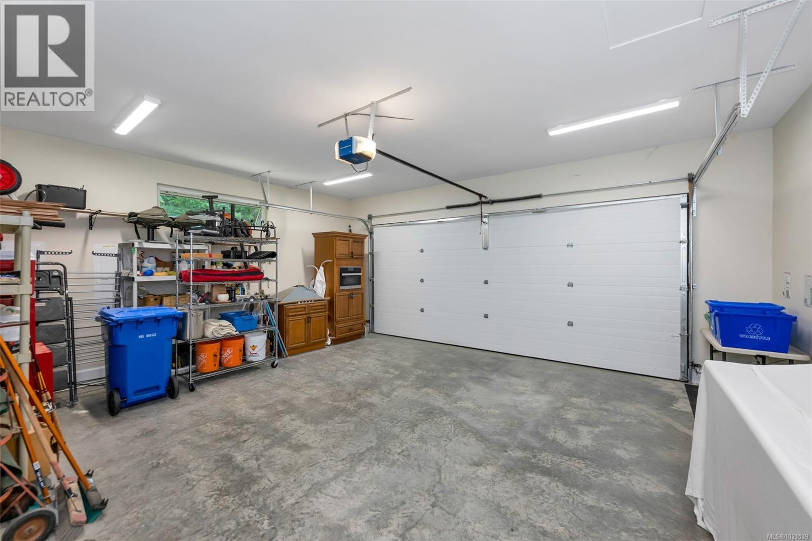 2476 Lighthouse Point Rd, Sooke