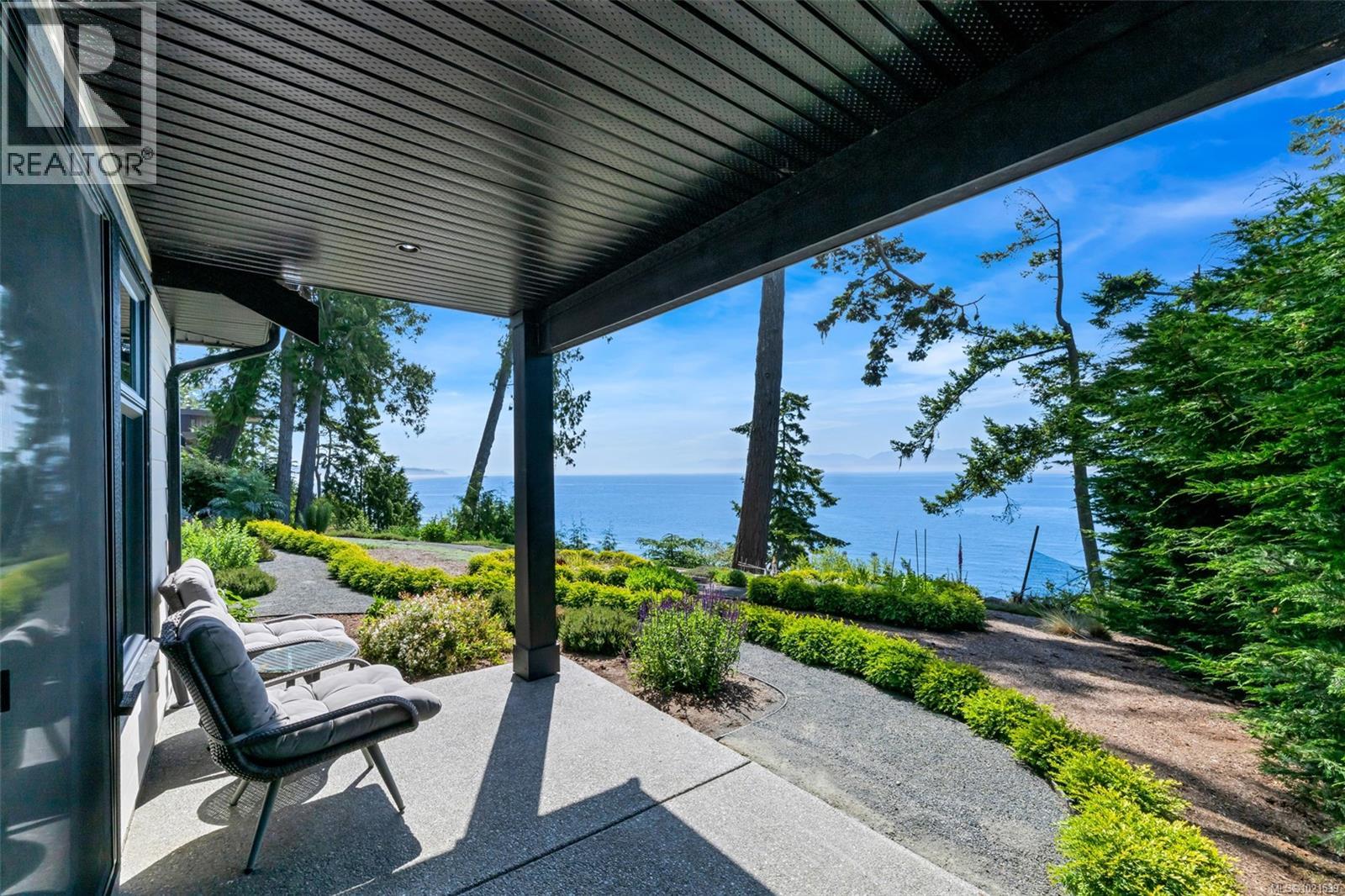 2476 Lighthouse Point Rd, Sooke