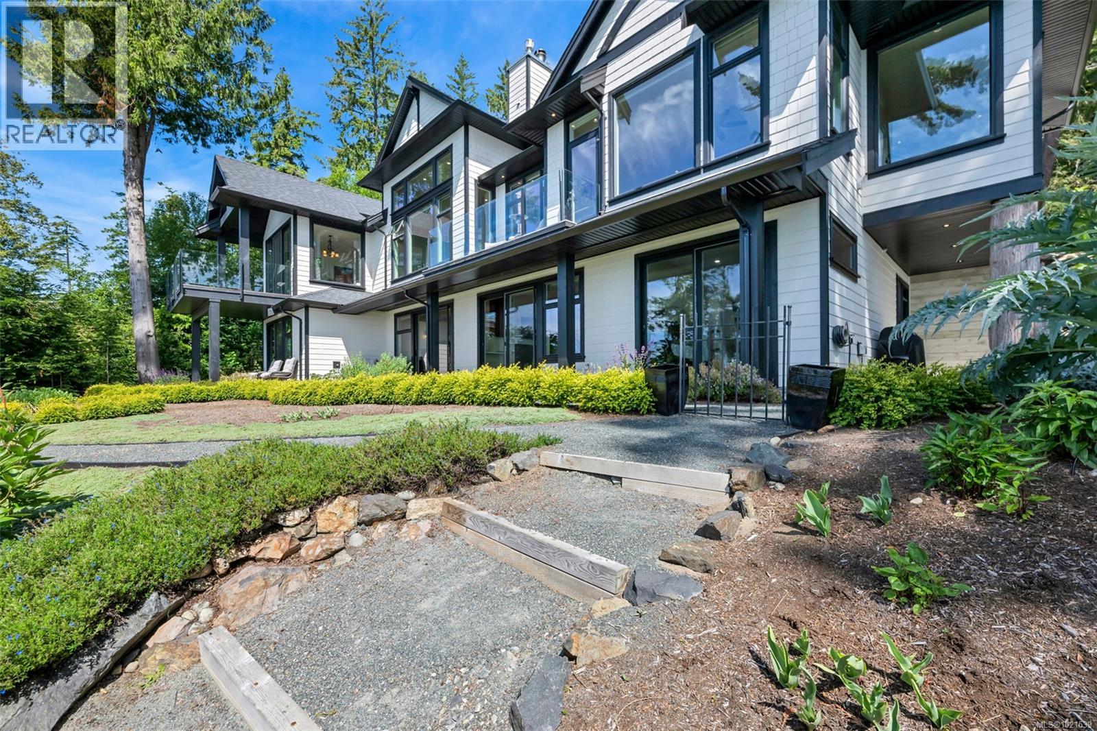 2476 Lighthouse Point Rd, Sooke