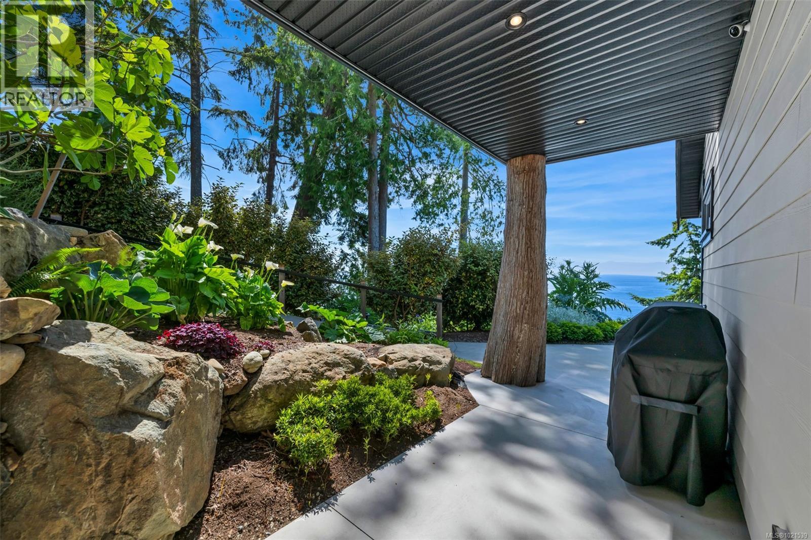 2476 Lighthouse Point Rd, Sooke
