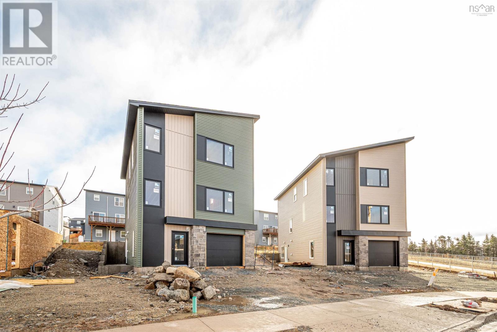 Property 2 of 6 of 124 Flatrock Crescent