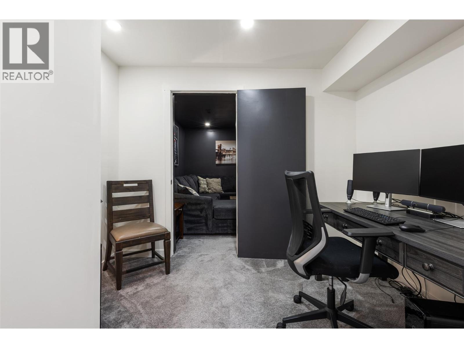  4239 4th Avenue, Peachland