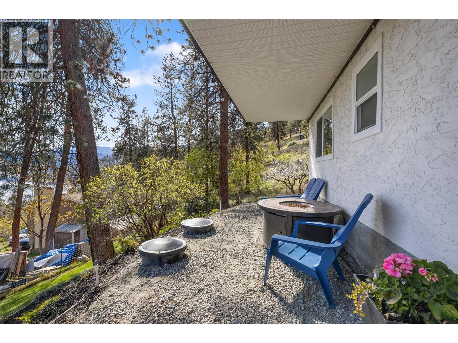  4239 4th Avenue, Peachland