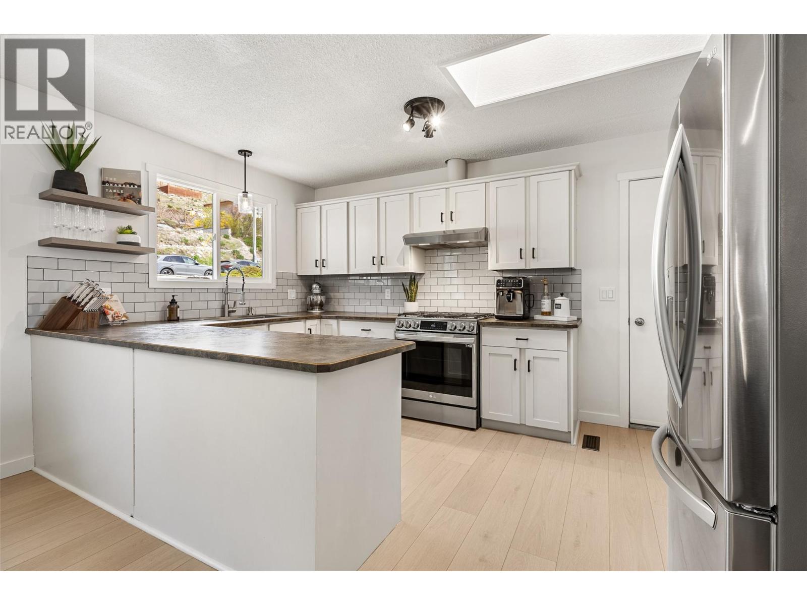  4239 4th Avenue, Peachland