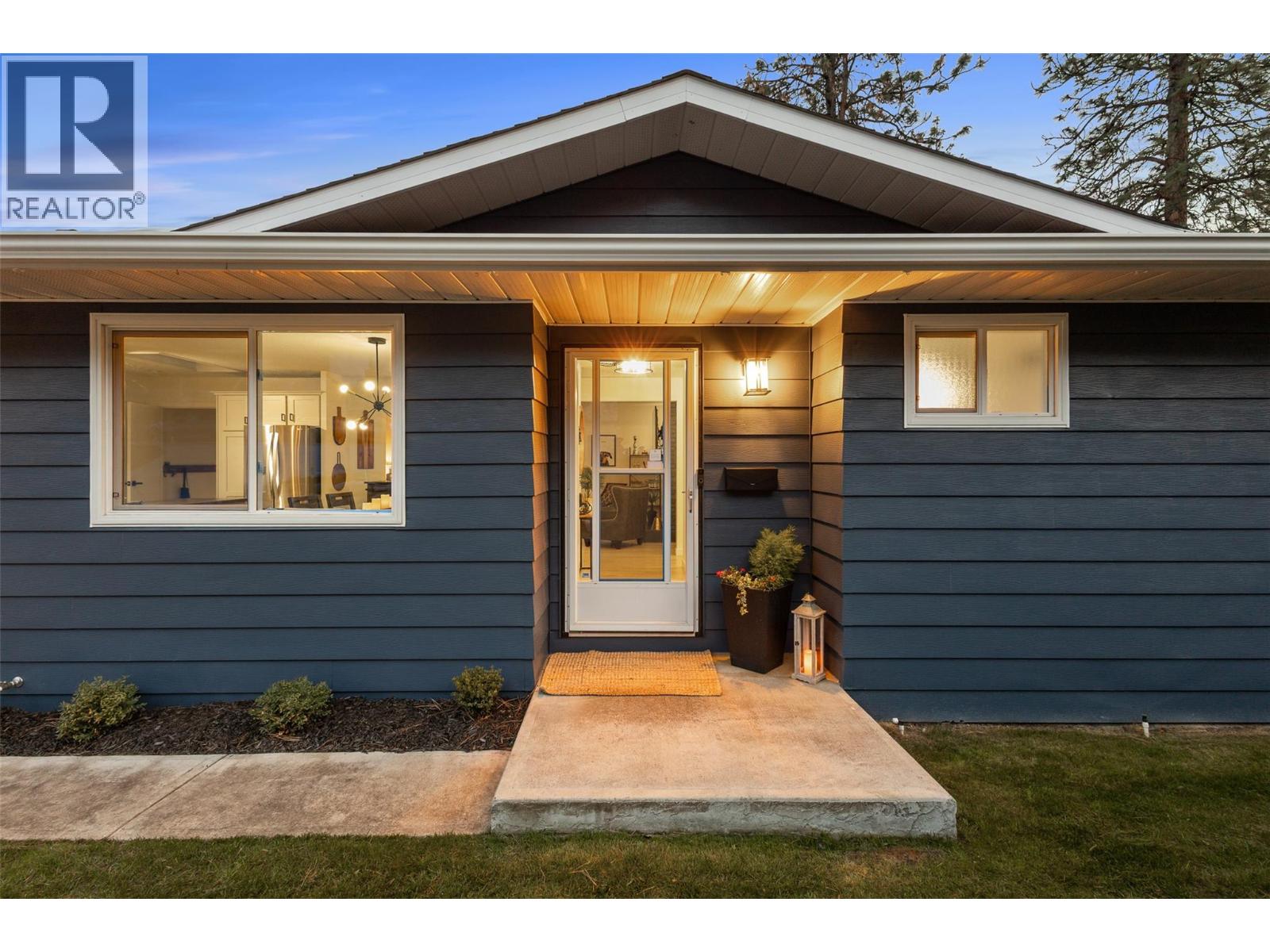  4239 4th Avenue, Peachland