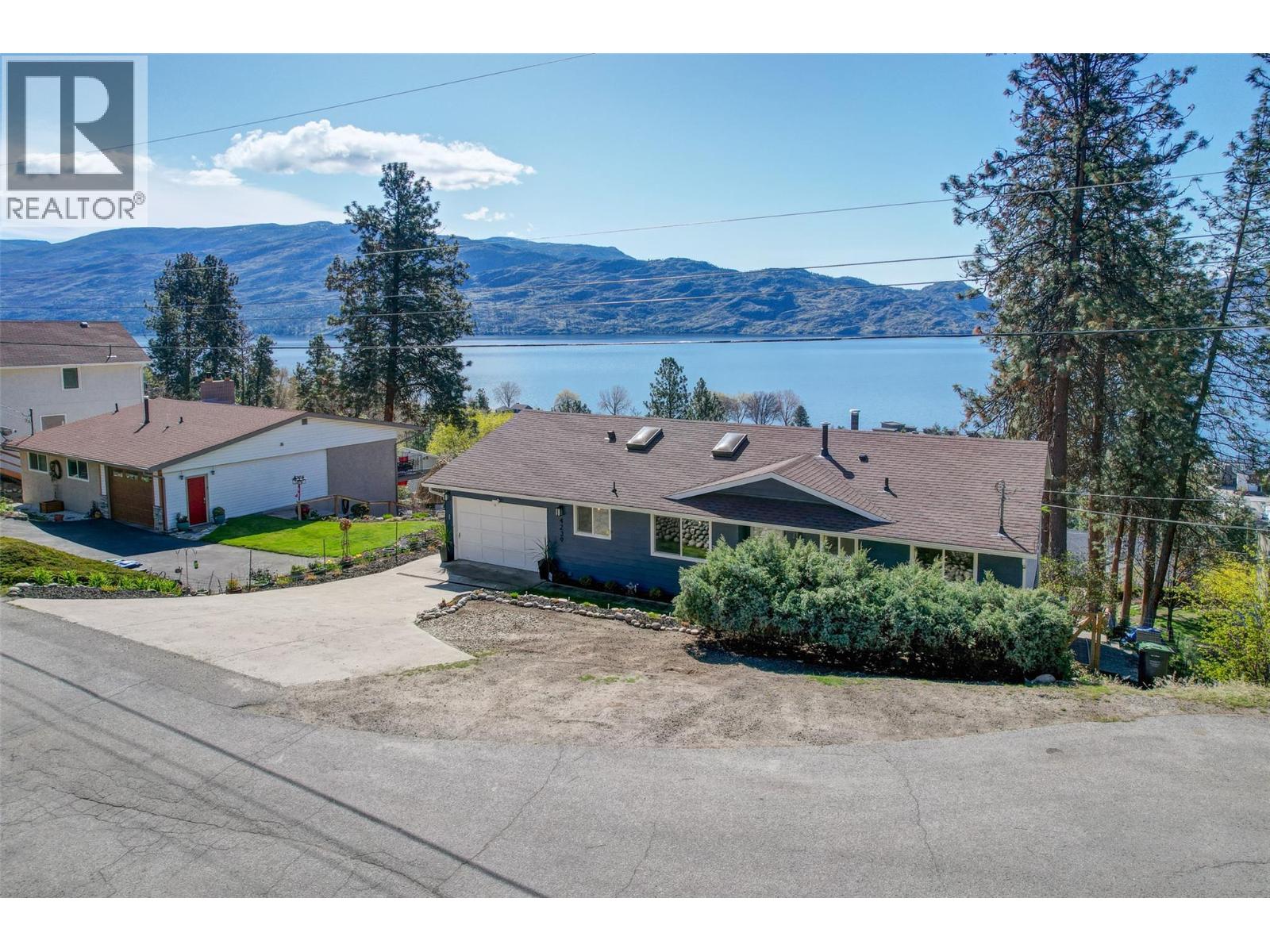 4239 4th Avenue, Peachland