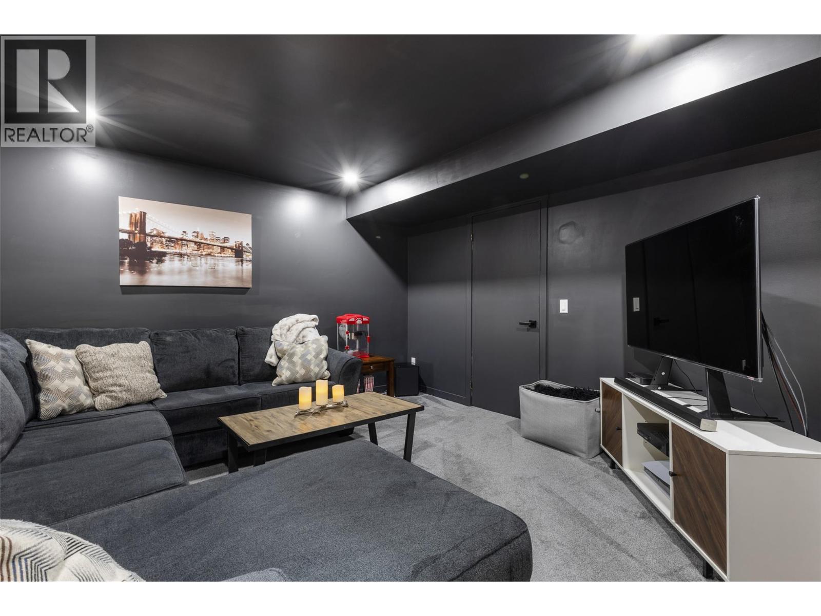  4239 4th Avenue, Peachland