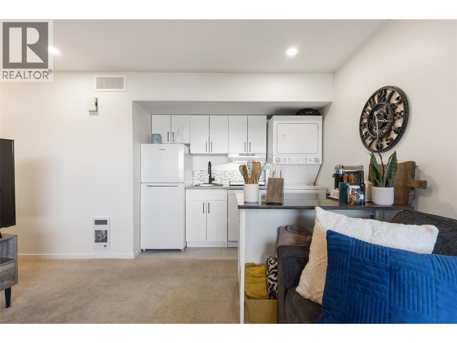  4239 4th Avenue, Peachland