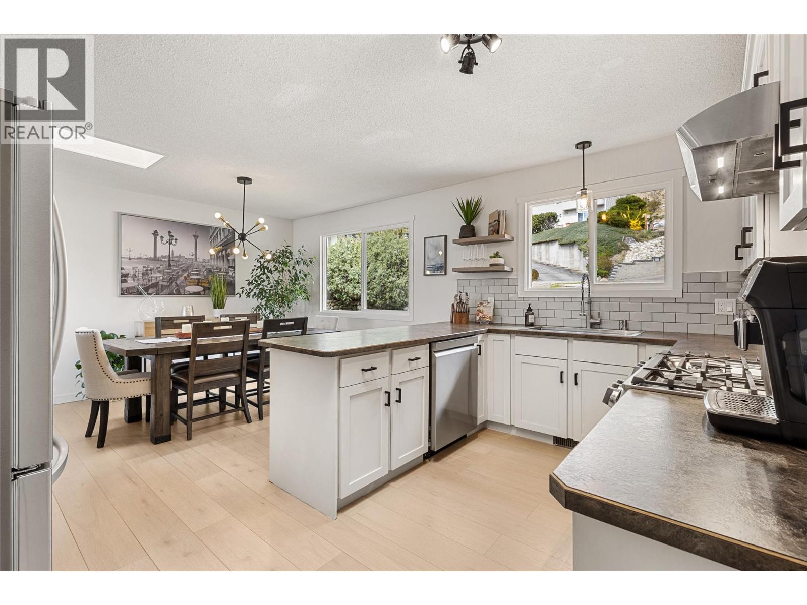  4239 4th Avenue, Peachland