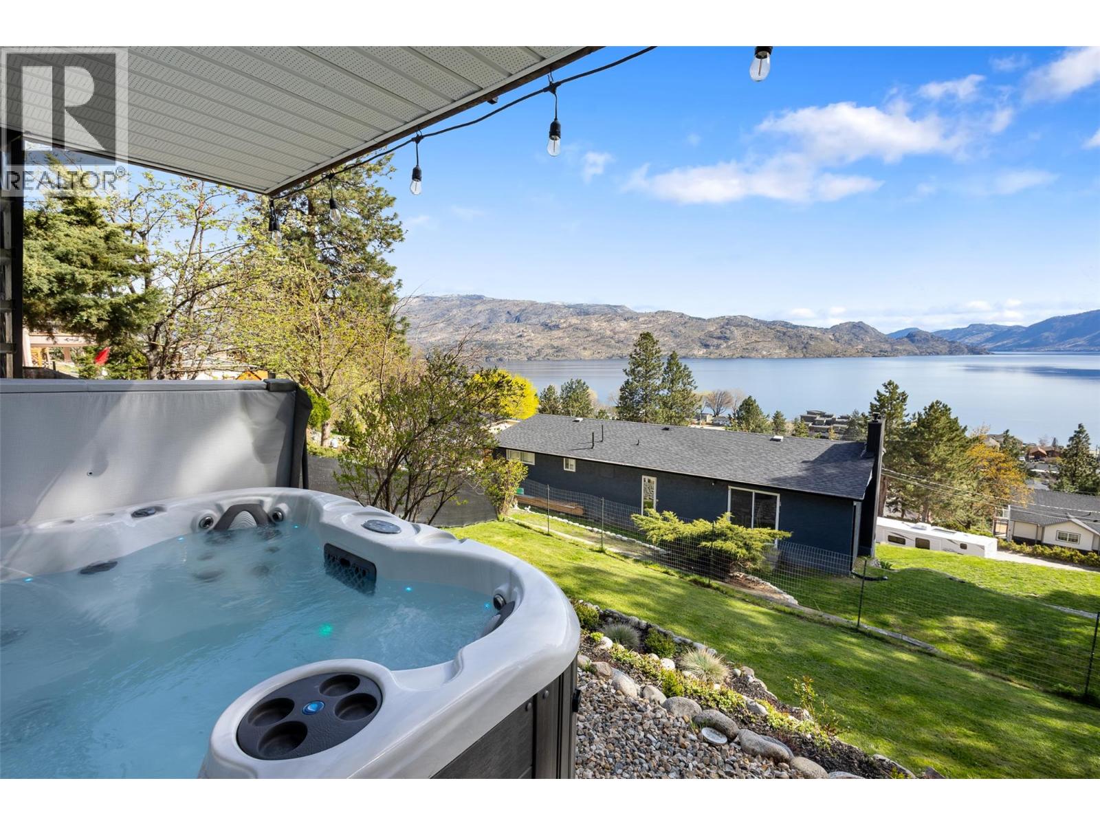  4239 4th Avenue, Peachland