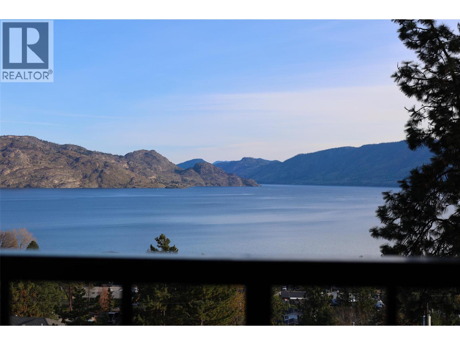  4239 4th Avenue, Peachland