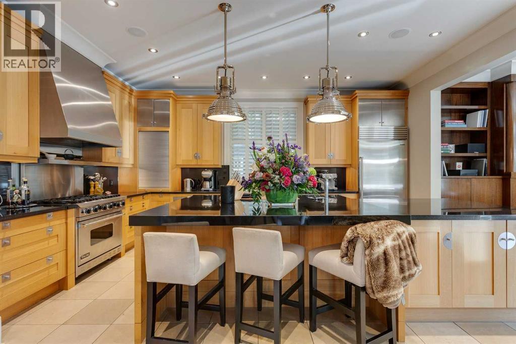 Single Family House for Sale in  Montcalm Crescent SW Upper Mount Royal Calgary 