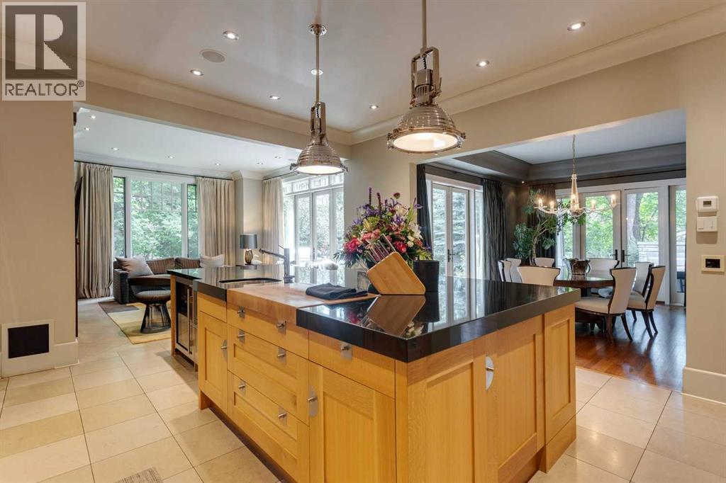 Single Family House for Sale in  Montcalm Crescent SW Upper Mount Royal Calgary 