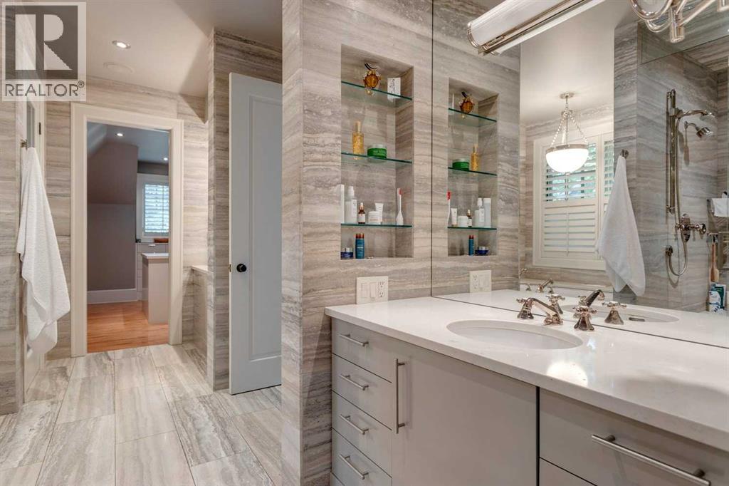 Single Family House for Sale in  Montcalm Crescent SW Upper Mount Royal Calgary 