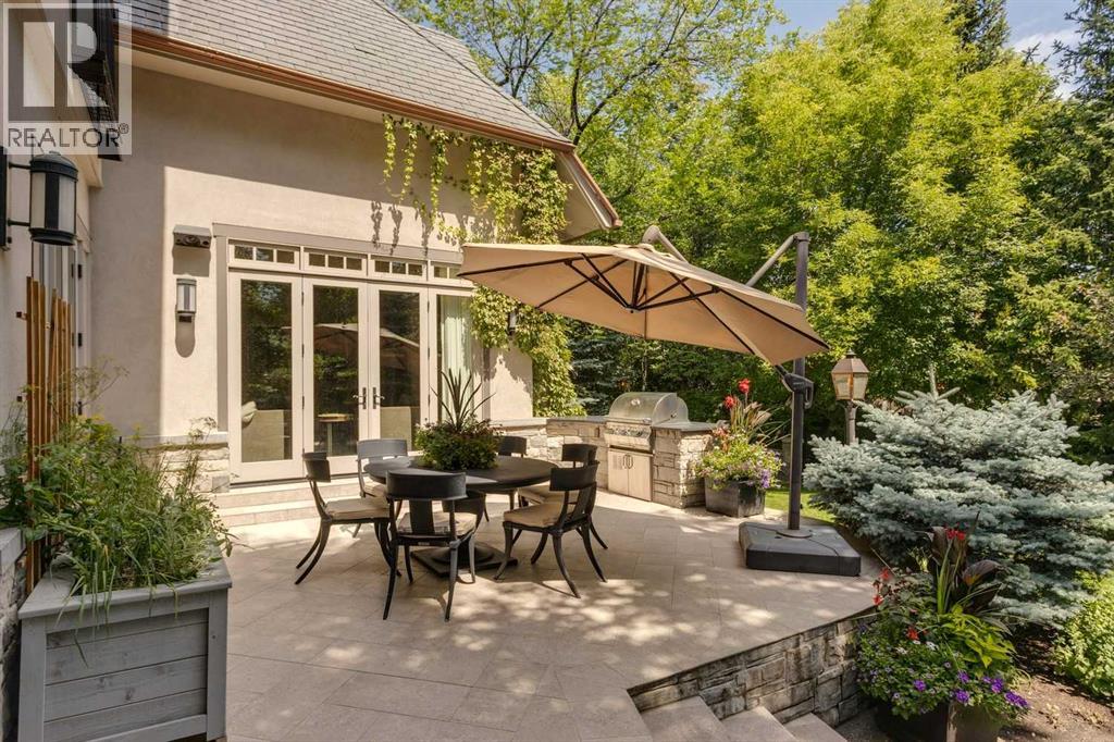 Single Family House for Sale in  Montcalm Crescent SW Upper Mount Royal Calgary 