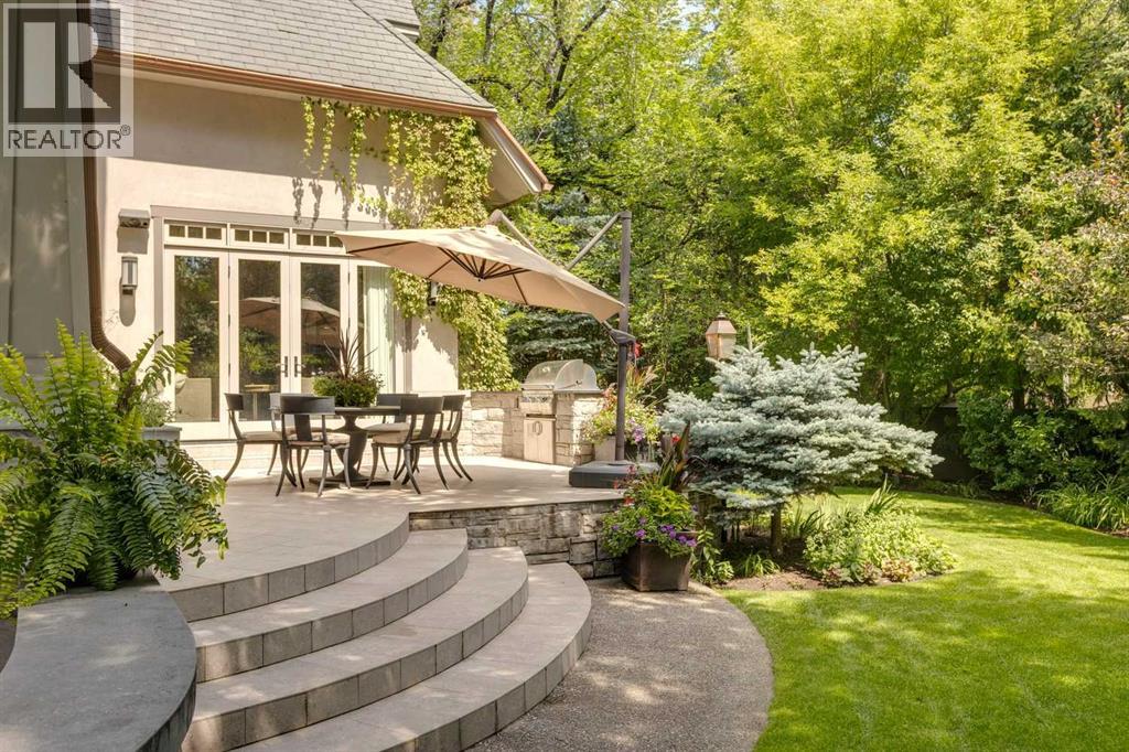 Single Family House for Sale in  Montcalm Crescent SW Upper Mount Royal Calgary 