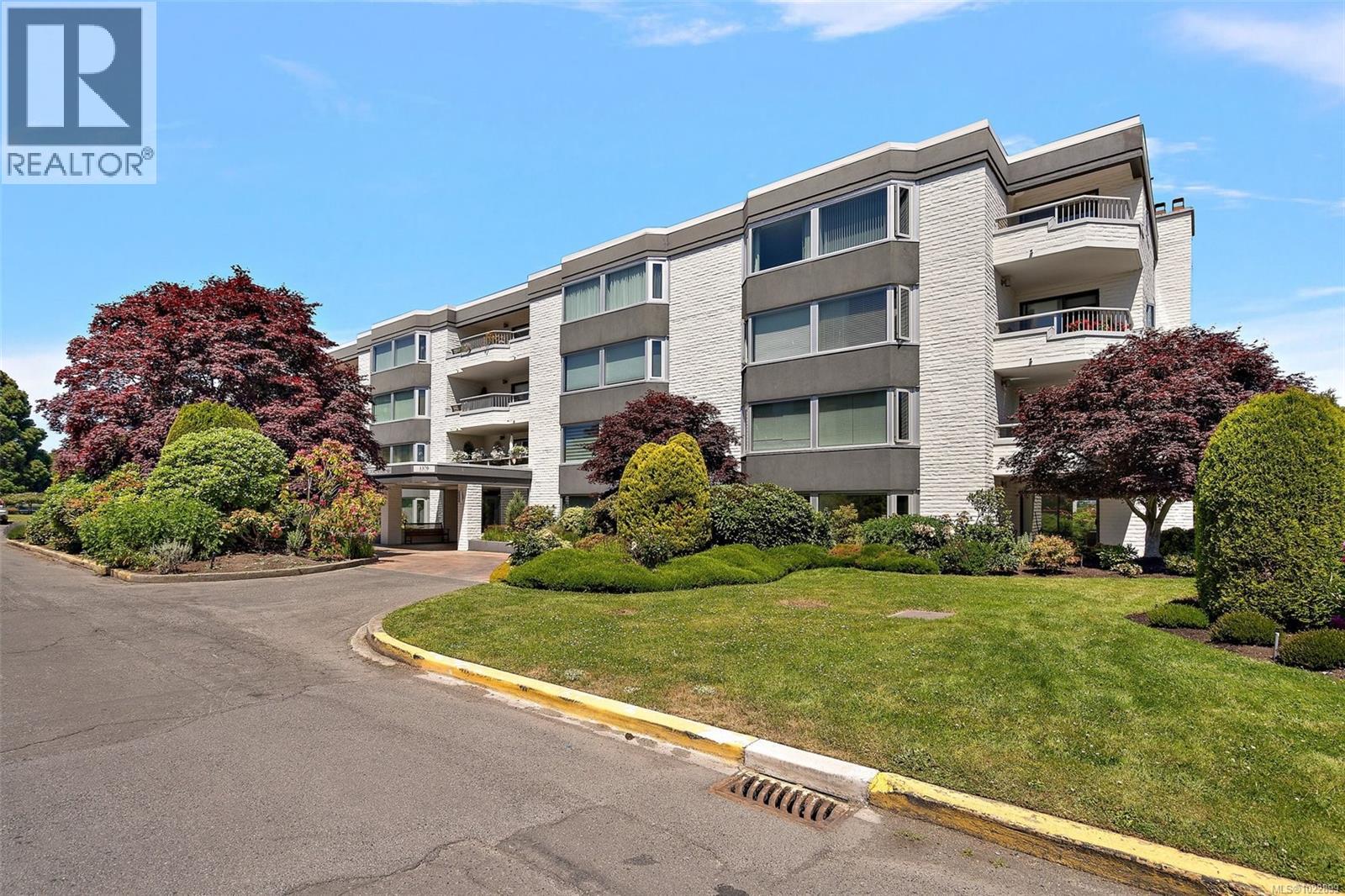 109 1370 Beach Drive, Oak Bay