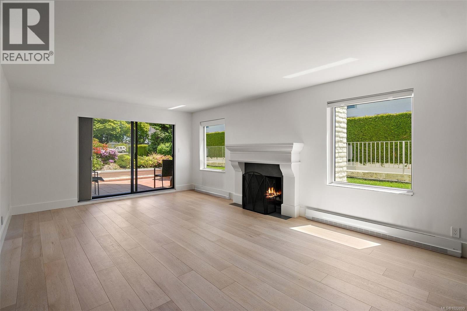 109 1370 Beach Drive, Oak Bay