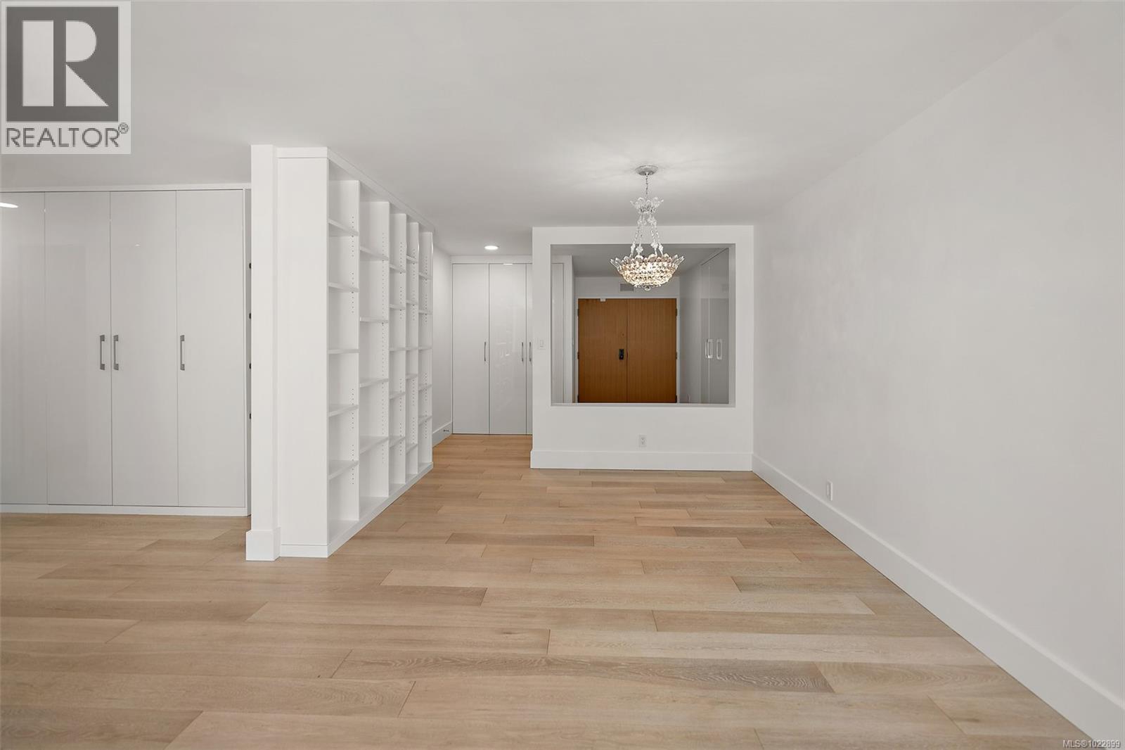 109 1370 Beach Drive, Oak Bay