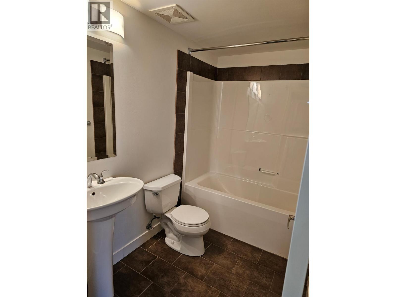 201 600 Sarsons Road, Kelowna