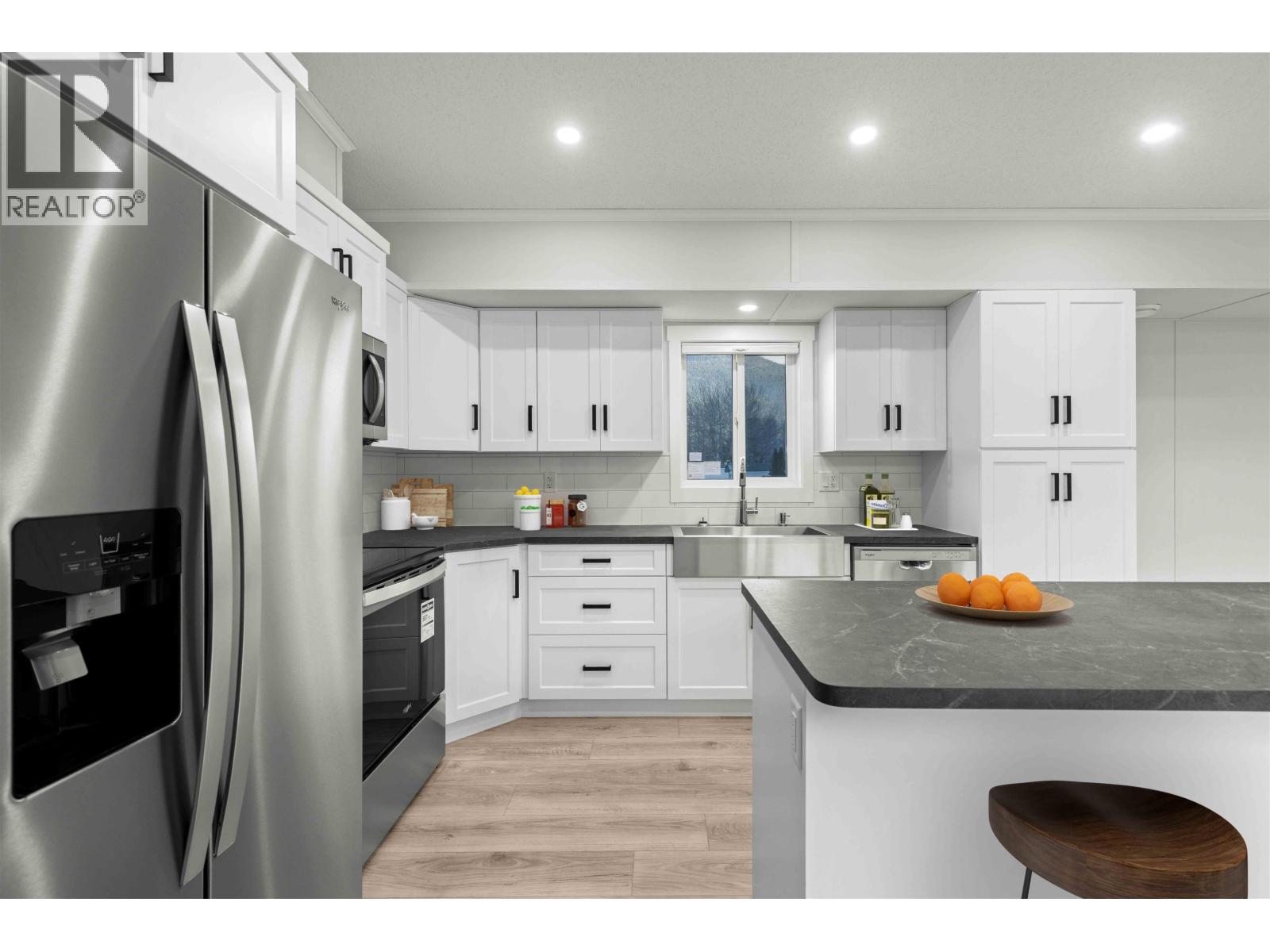 60 7370 HIGHWAY 99, Pemberton