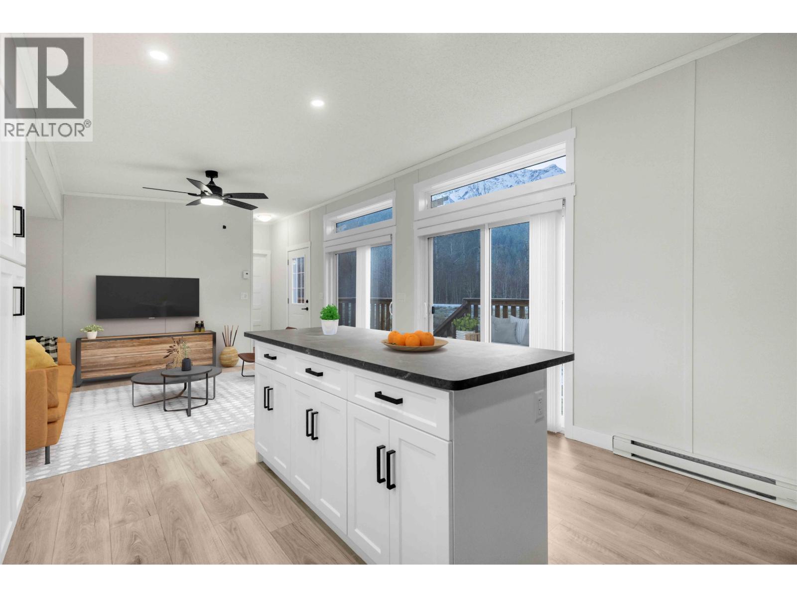 60 7370 HIGHWAY 99, Pemberton