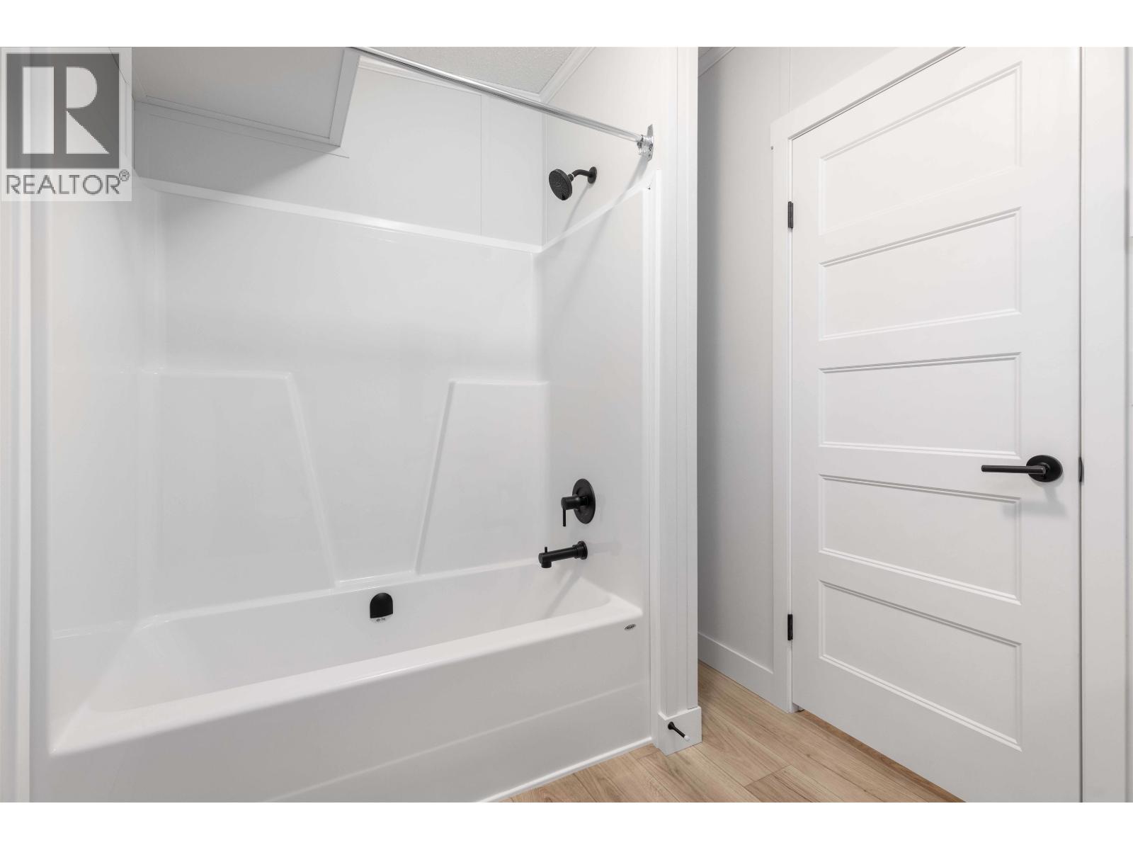 60 7370 HIGHWAY 99, Pemberton