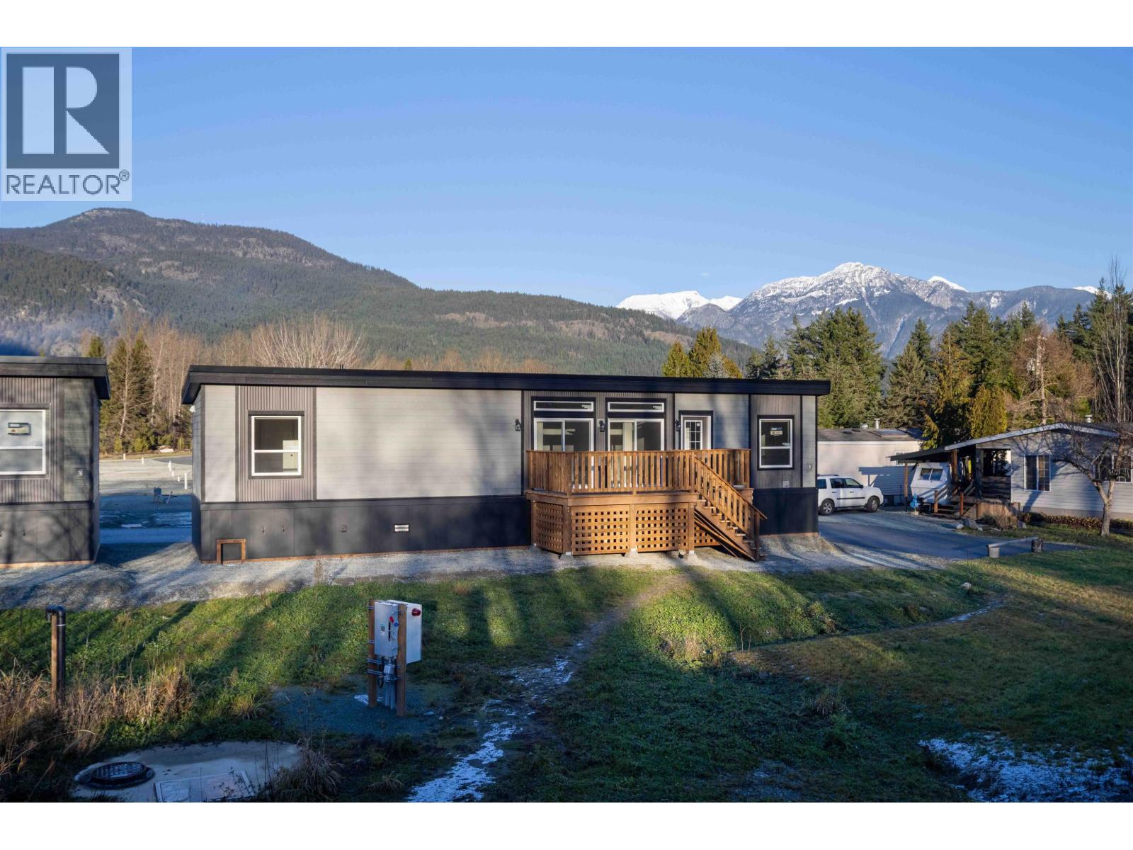 60 7370 HIGHWAY 99, Pemberton
