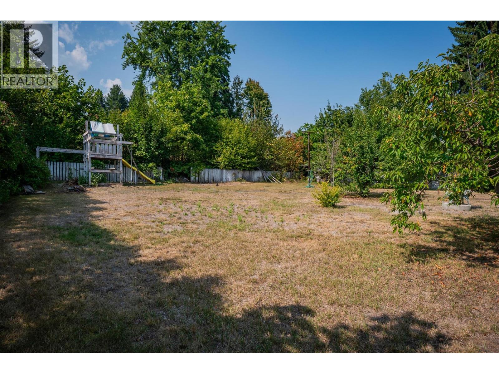 3404 4th Avenue, Castlegar