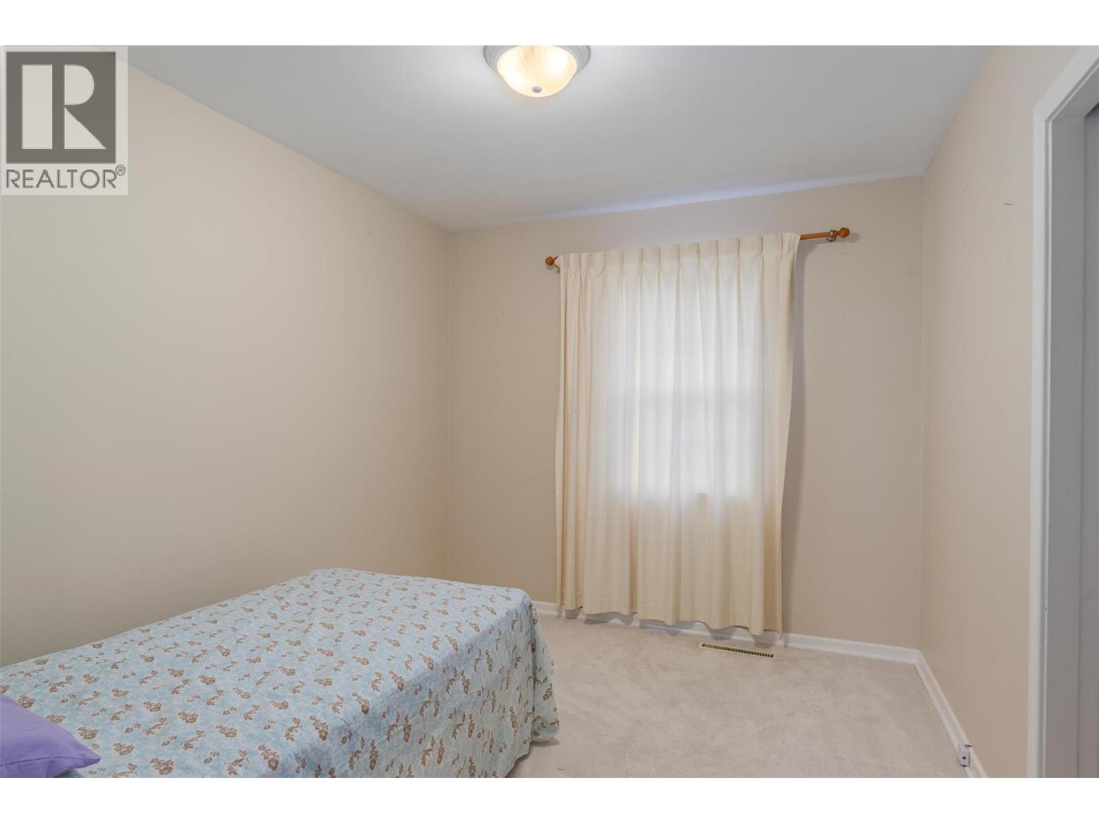 3404 4th Avenue, Castlegar