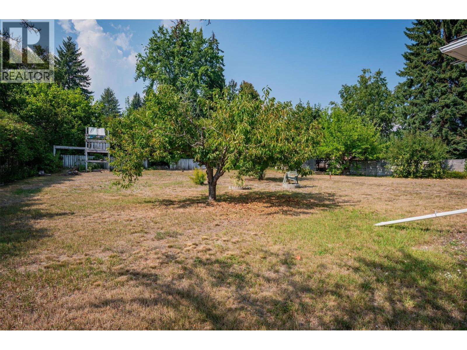3404 4th Avenue, Castlegar