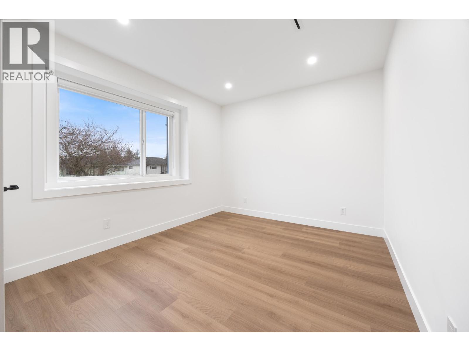 2 6639 ACACIA AVENUE, Burnaby