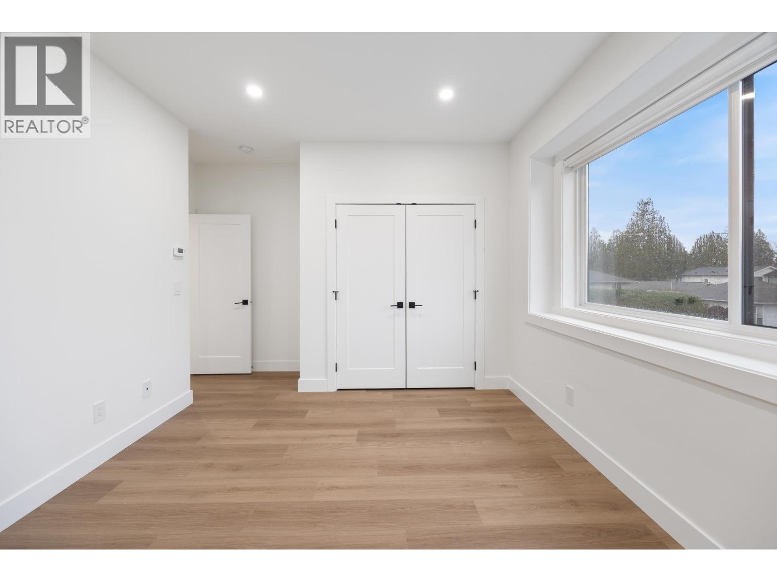 2 6639 ACACIA AVENUE, Burnaby