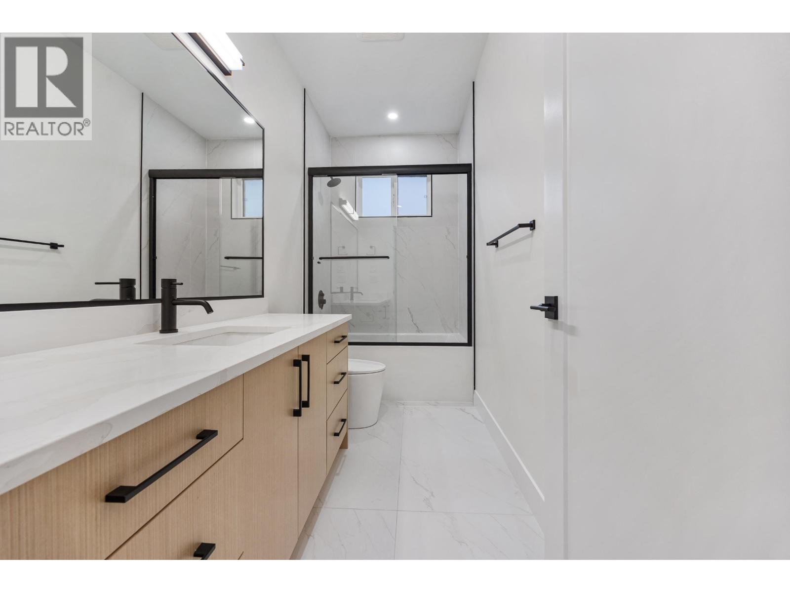 2 6639 ACACIA AVENUE, Burnaby