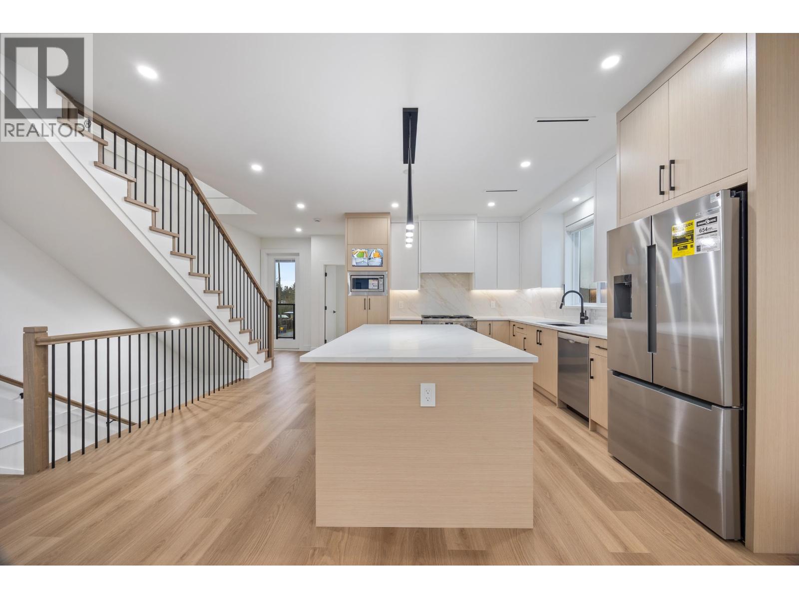 2 6639 ACACIA AVENUE, Burnaby