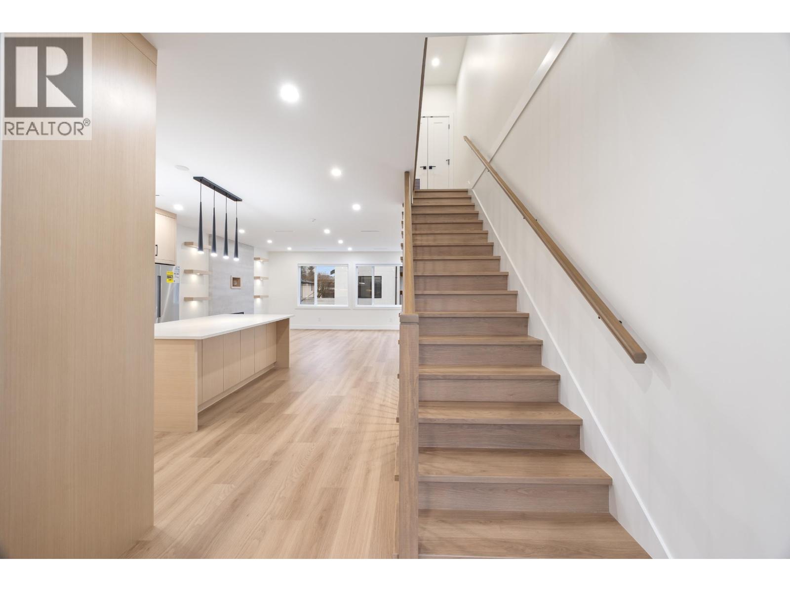 2 6639 ACACIA AVENUE, Burnaby