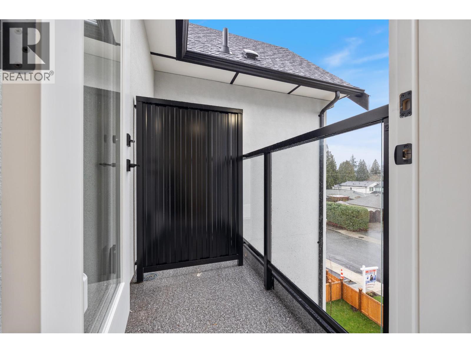 2 6639 ACACIA AVENUE, Burnaby