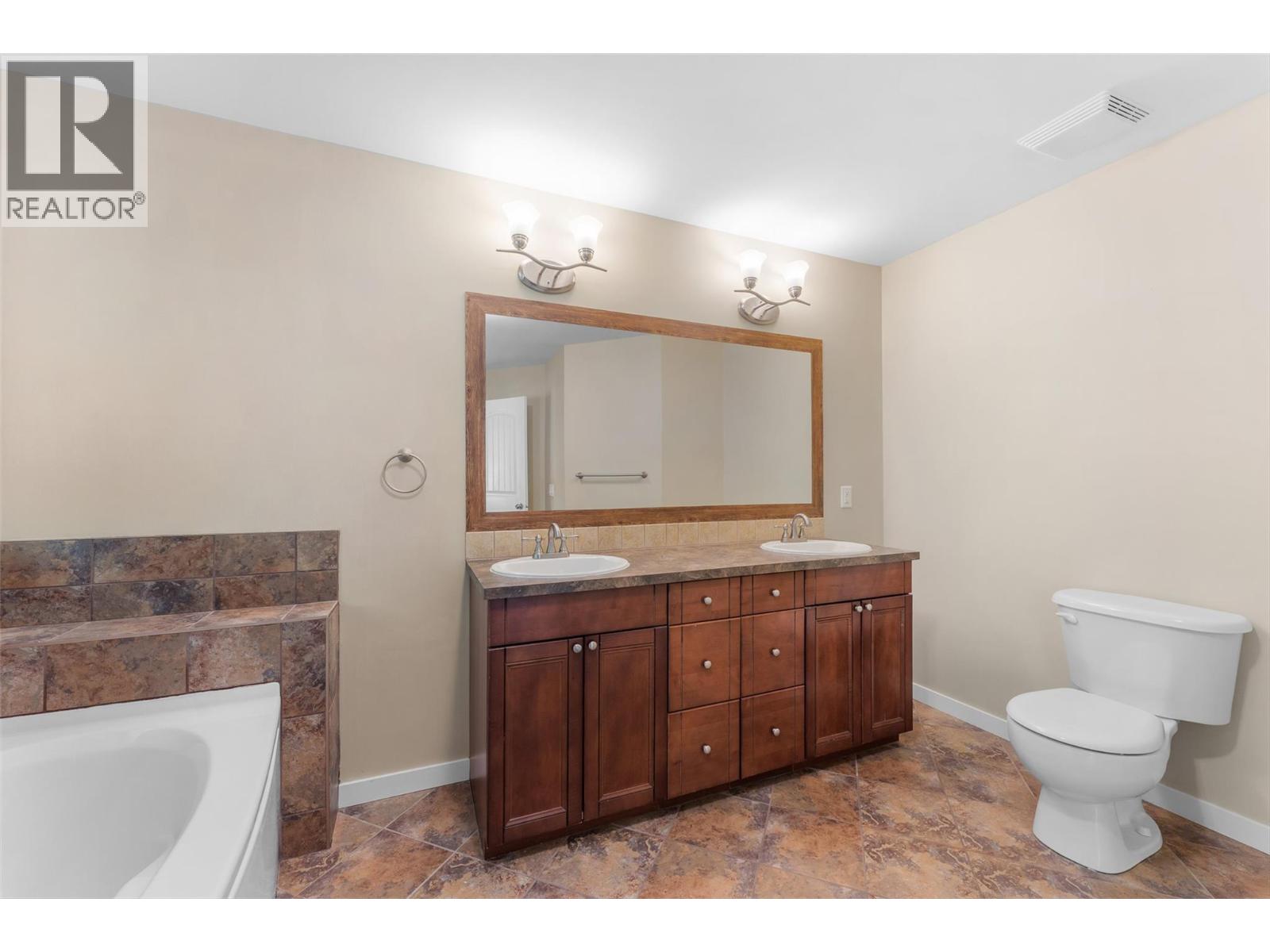  2828 Bentley Road, West Kelowna