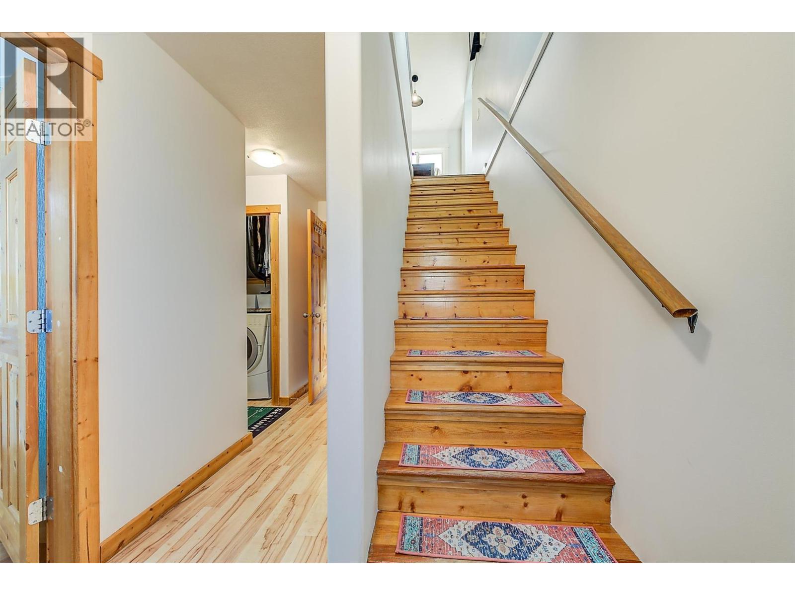  558-560 Cambridge Avenue, Kelowna