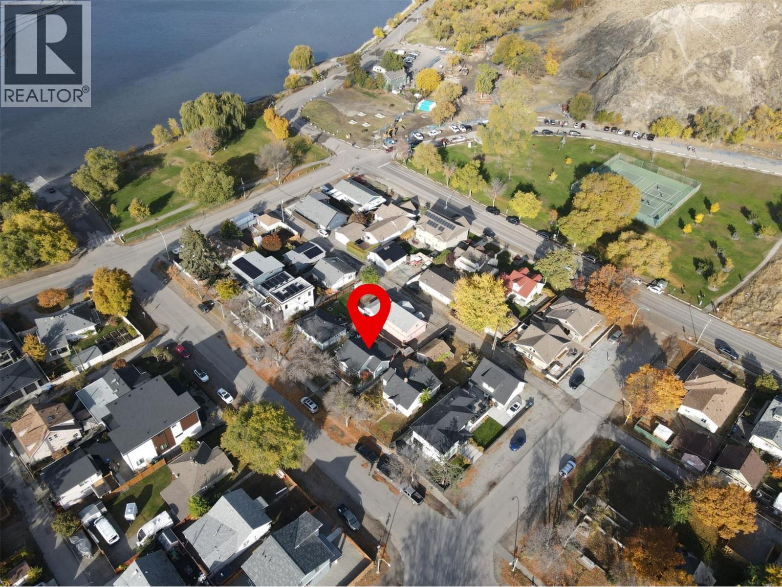  558-560 Cambridge Avenue, Kelowna