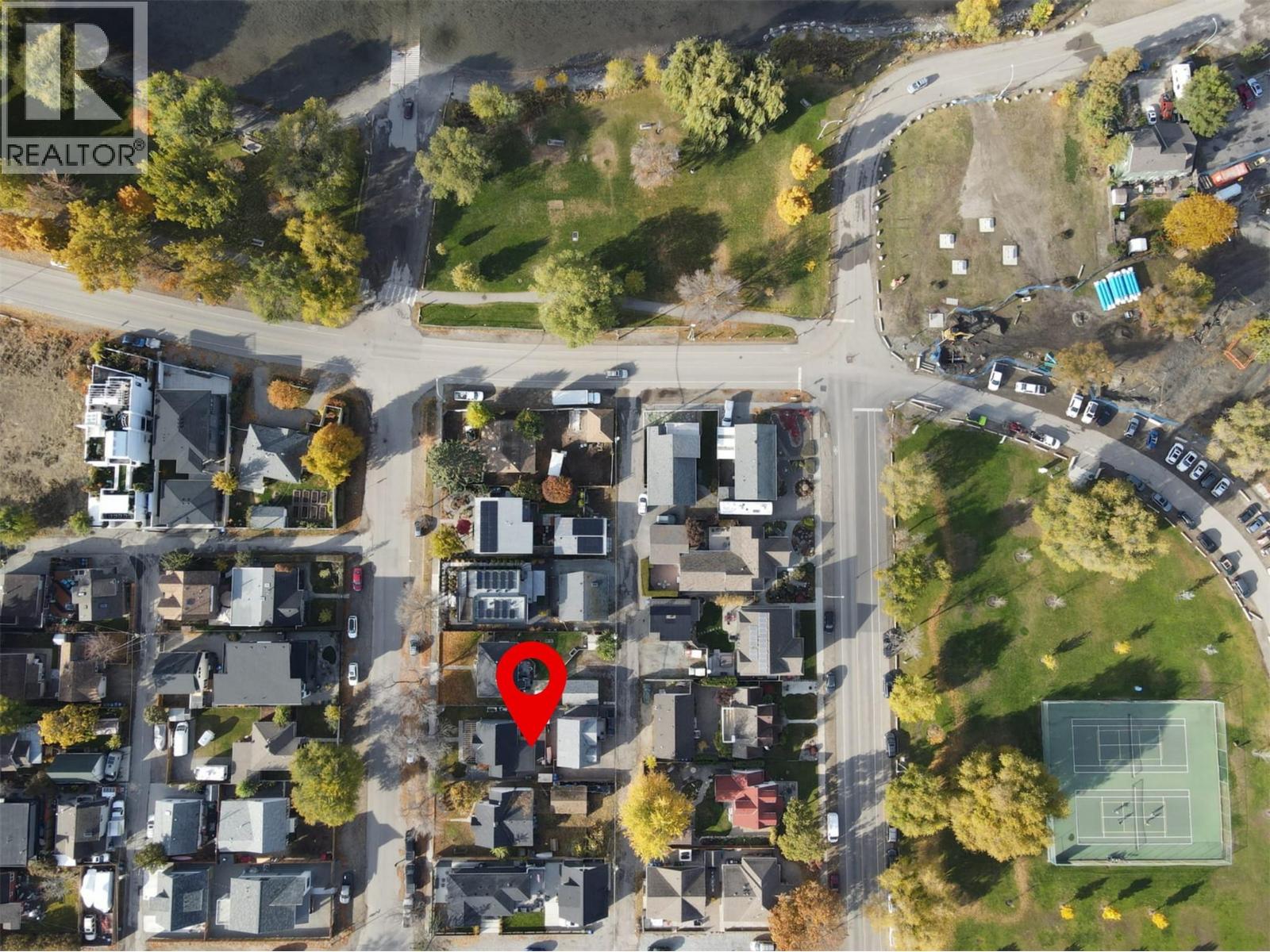  558-560 Cambridge Avenue, Kelowna