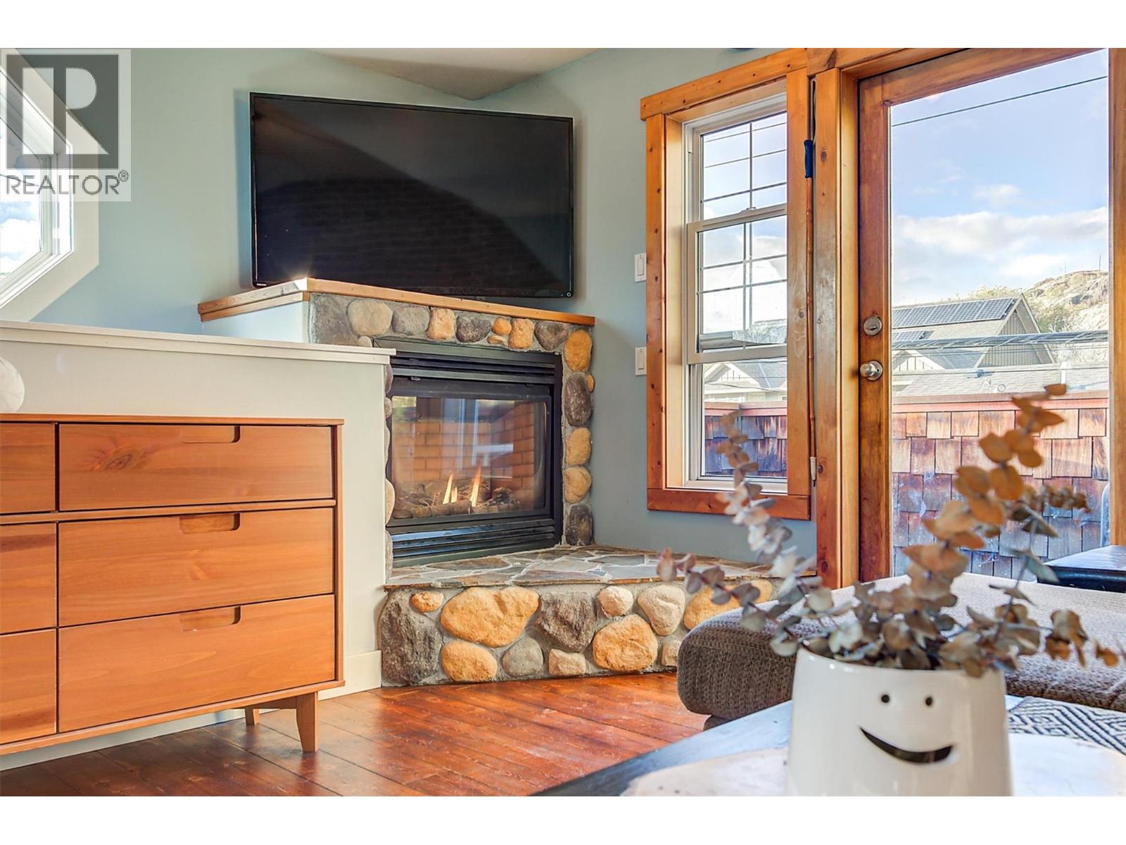  558-560 Cambridge Avenue, Kelowna