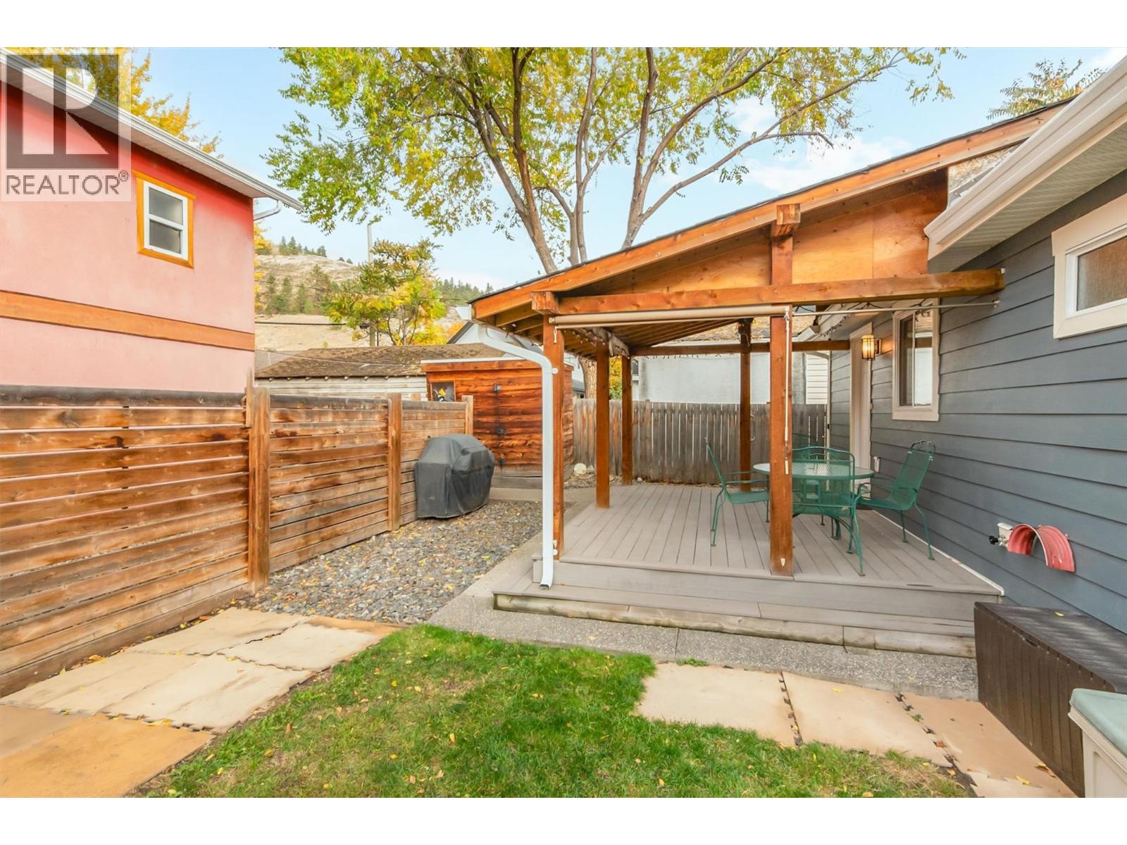  558-560 Cambridge Avenue, Kelowna