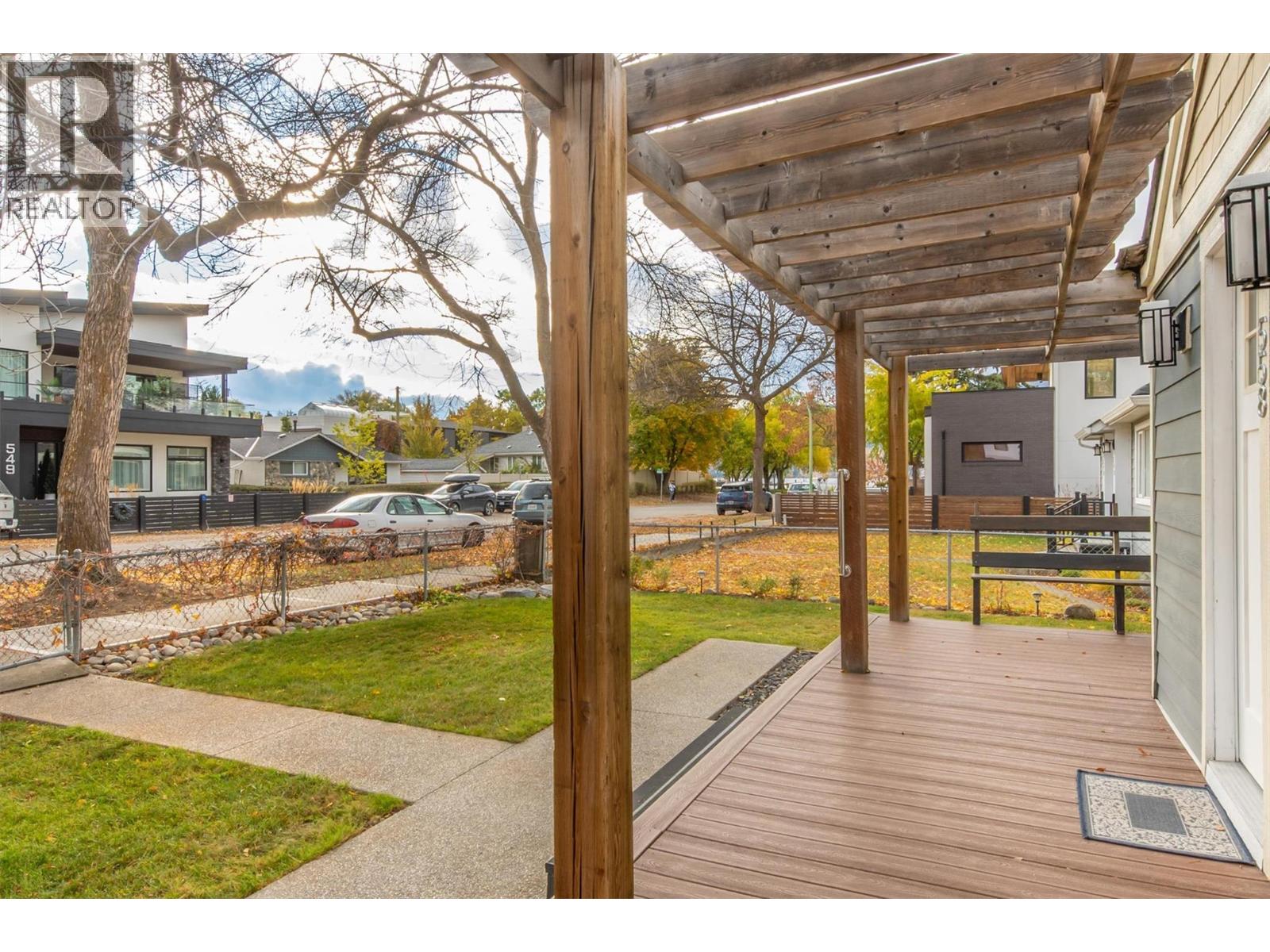  558-560 Cambridge Avenue, Kelowna