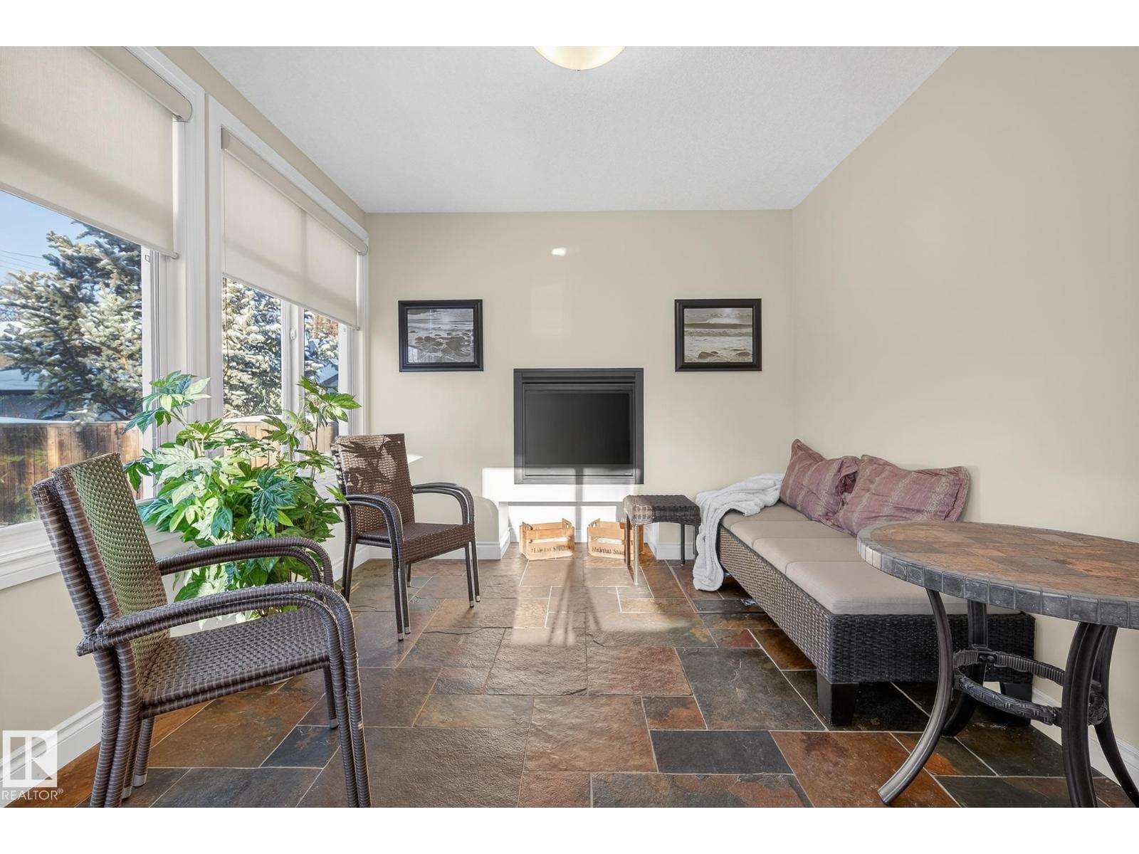 9302 93 ST NW, Edmonton