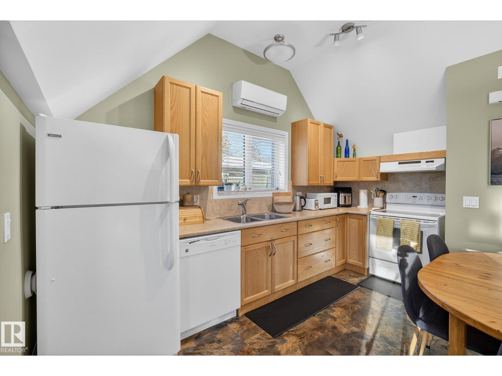 9302 93 ST NW, Edmonton